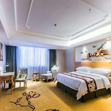 Vienna International Hotel Haikou West Bus Station Екстер'єр фото