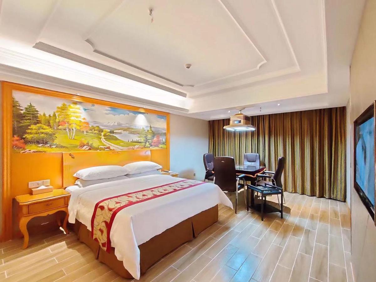 Vienna International Hotel Haikou West Bus Station Екстер'єр фото