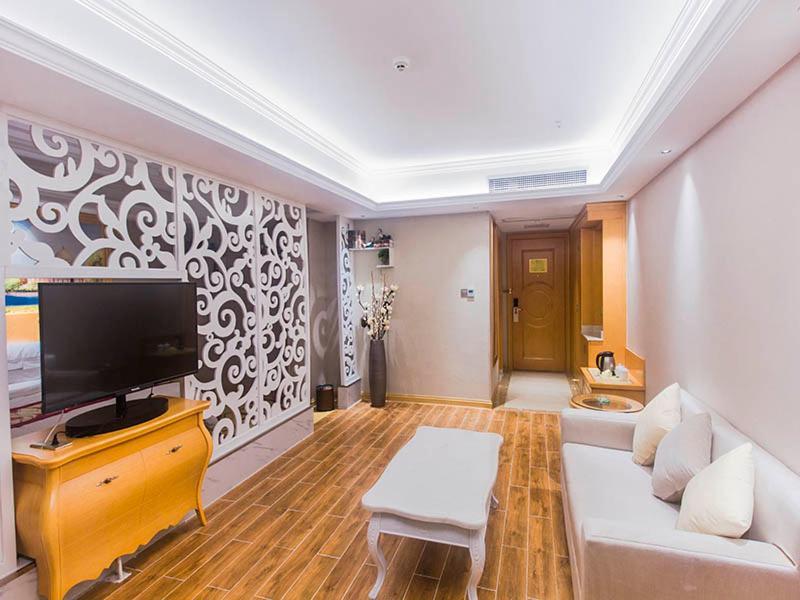 Vienna International Hotel Haikou West Bus Station Екстер'єр фото