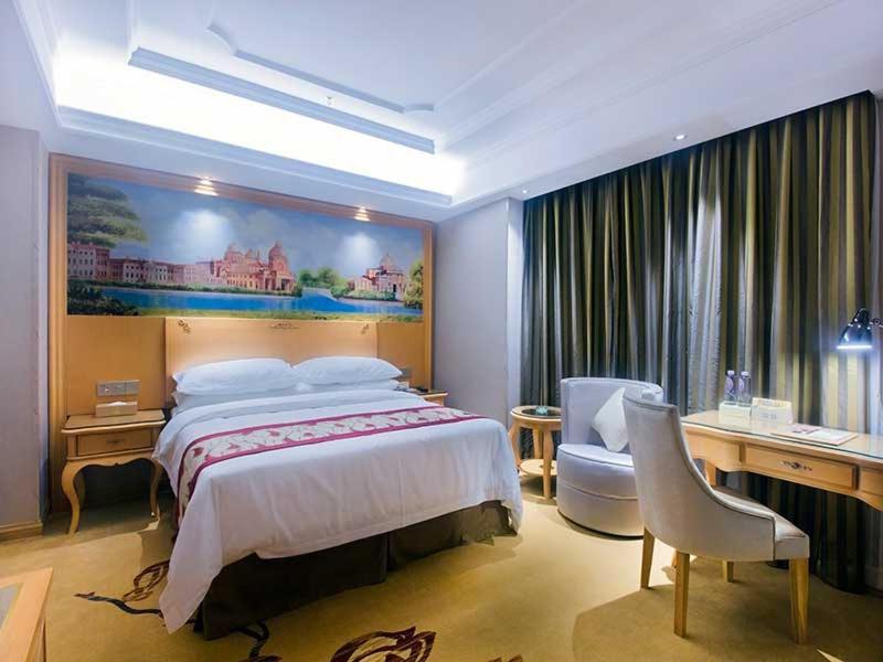 Vienna International Hotel Haikou West Bus Station Екстер'єр фото