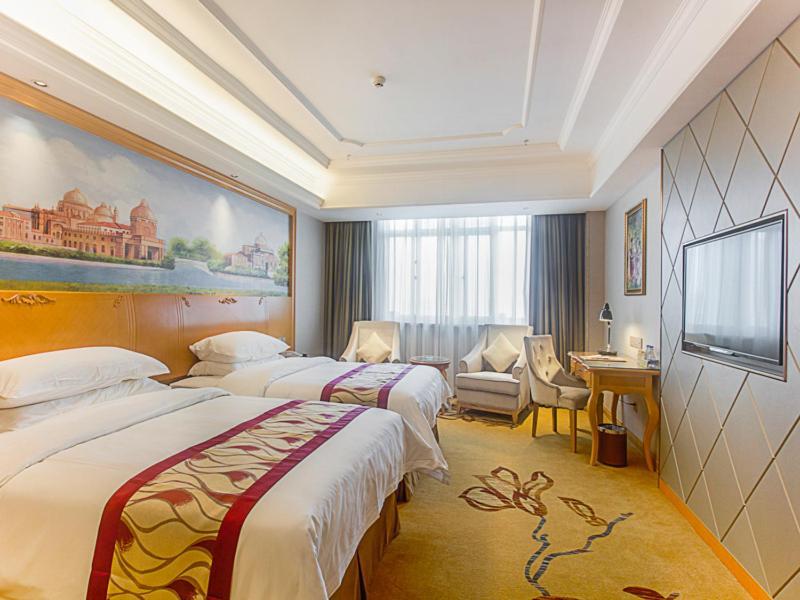Vienna International Hotel Haikou West Bus Station Екстер'єр фото